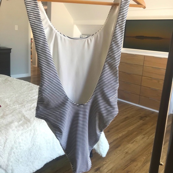 Aerie Super Scoop One Piece - Picture 2 of 3